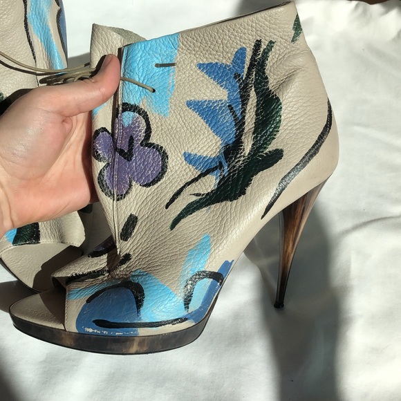 RARE Burberry Hand-Painted One of a Kind Booties - Picture 2 of 13